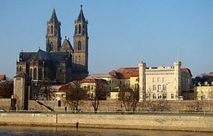 Domfels in der Elbe bei Magdeburg